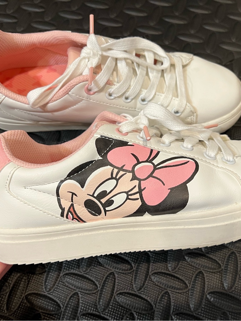 Disney White Sneakers with Pink Minnie Mouse Accent